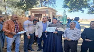 "الزراعة" توزع أكثر من 400 "فراطة ذرة" مُعاد تأهيلها