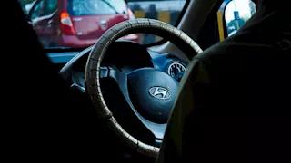 "أفضل من هوليوود".. رسالة سائق إلى راكب تثير ضجة واسعة