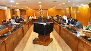 بالصور- محافظ أسيوط يبحث سبل دعم صادرات النباتات الطبية والعطرية