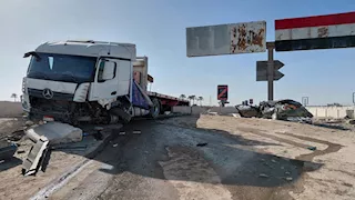 4 مصابين في تصادم مروع بين سيارة نقل وملاكي بطريق بنها الحر