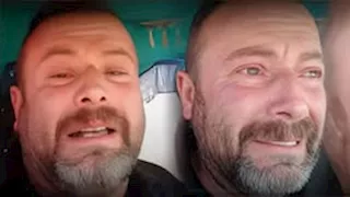 خلال بث مباشر.. رجل يشعل النار في نفسه لسبب صادم (فيديو)