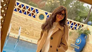 "أمام حمام السباحة"..أحدث ظهور لـ منة فضالي والجمهور يعلق (صور)