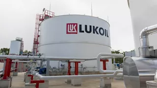 العراق يوقف إنتاج النفط بالكامل في مصفاة "لوك أويل"