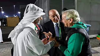 10 صور لزيارة وزير الرياضة القطري مران منتخب مصر قبل مواجهة الأردن