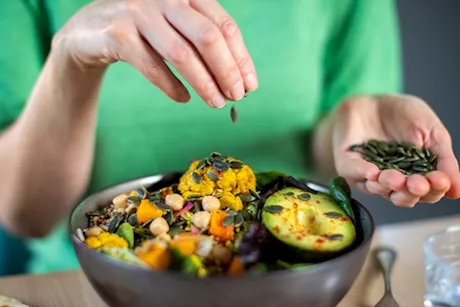 علاج متلازمة ما قبل الدورة الشهرية- هذه البذور تخلصِك منها