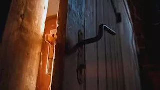 أحدها في مصر.. 5 أبواب حول العالم ترفع شعار "ممنوع الدخول"