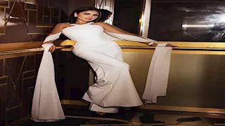 "زي الملايكة في الأبيض".. مي عمر تتألق في جلسة تصوير أنيقة وجذابة