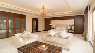 بـ ملايين الدولارات.. بيع فيلا مطلية بالذهب تثير الجدل - 20 صورة 