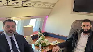 بزي كلاسيك.. الشرع ووزير خارجيته إلى السعودية