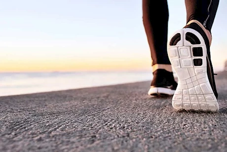 المشي بعد الأكل لمدة 5 دقائق- إليك فوائده