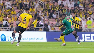 التعادل يحسم مباراة الاتحاد والخليج في الدوري السعودي