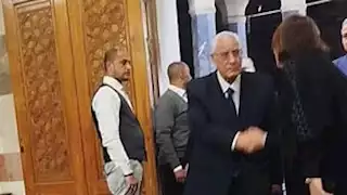 بحضور عدلي منصور.. المهندس محمد حلمي يتلقى عزاء عازفة البيانو مشيرة عيسى - (صور)