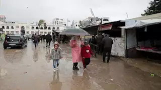 خيامهم في مهب الريح.. منخفض جوي يضرب غزة ويفاقم أزمة النازحين (صور- فيديو)