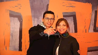 طه دسوقي وزوجته يخطفان الأنظار في افتتاح الجونة 2025 