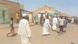 احتفالات بعد سيطرة الجيش السوداني على منطقة شرق النيل (فيديو)