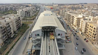 تحويلات مرورية لتنفيذ أعمال رفع كوبرى المشاة الخاص بمحطة مونوريل جامعة مصر