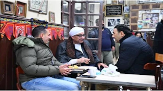 قبل عرضه في النصف الثاني من رمضان.. عماد ربيع يزور موقع تصوير "قهوة المحطة"  