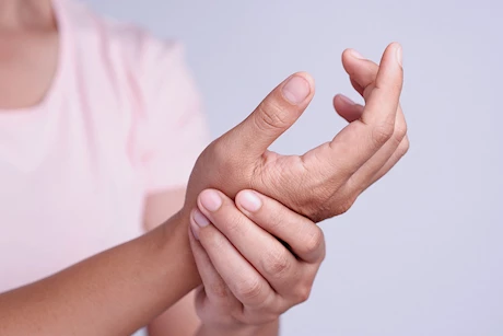 زيت حبة البركة.. سلاح طبيعي ضد التهابات المفاصل