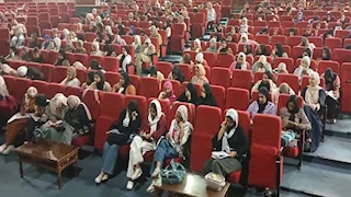 إقبال طلاب الثانوية العامة بالأقصر على محاضرات المراجعة النهائية المجانية -صور