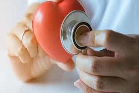 7 إشارات صامتة تنذر بأمراض القلب.. لا تتجاهلها