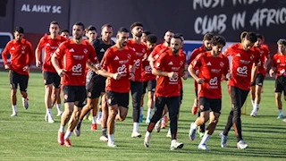 "فقرة بدنية واجتماع كولر".. الأهلي يستأنف تدريباته استعدادا لمواجهة الهلال السوداني