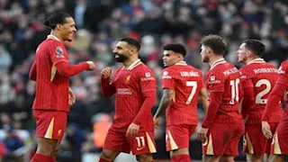 تشكيل ليفربول الرسمي لمواجهة فولهام.. محمد صلاح يقود مثلث الرعب