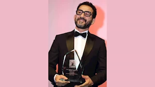 أحمد حلمي يشارك متابعيه صورة طريفة.. ويعلق: "المقطوع من شجرة"