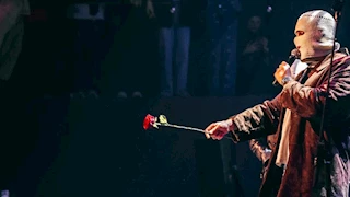 تووليت يشارك الجمهور صورة جديدة مع إليسا