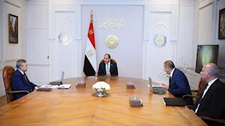 الرئيس السيسي يوجه بتعزيز قدرات قناة السويس وتوطين الصناعات البحرية