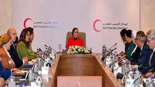 انتصار السيسي رئيسة شرفية للهلال الأحمر المصري -صور