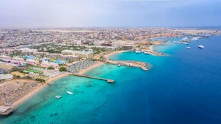 تقرير- الغردقة وشرم الشيخ ضمن أفضل 15 وجهة رائجة للمسافرين حول العالم هذا الصيف