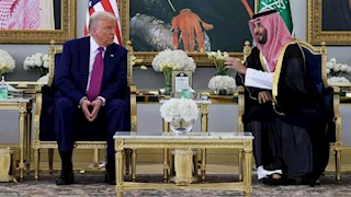 ترامب يؤكد من الرياض: السعودية شريك أساسي في مختلف المجالات