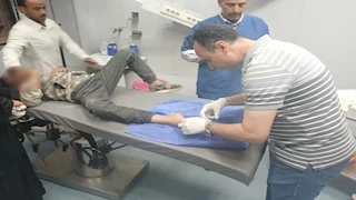 لعدم تواجد طبيب.. وكيل صحة الشرقية يجري جراحة لطفل أثناء زيارة مفاجئة لـ"أبو حماد المركزي"