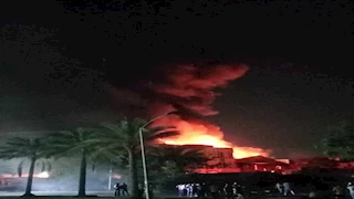 حريق هائل في إحدى مصانع العاشر من رمضان بالشرقية- صور