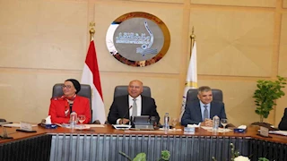 كامل الوزير عن جمع المخلفات من السفن المارة بقناة السويس: "اطمئنوا.. لن يُضار أحد"