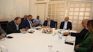 صور.. محافظة القاهرة تبحث إعادة إحياء وتشغيل محل جروبي بطلعت حرب