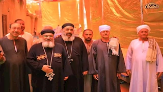 "مصر تجمعنا".. قساوسة يشاركون في افتتاح مسجد بقنا
