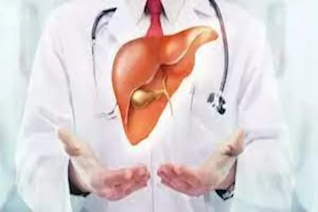 أعراض تشير لإصابة كبدك بمرض خطير.. طبيب يوضح