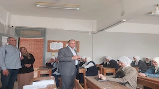 وكيل تعليم أسيوط يتفقد امتحانات المواد غير المضافة للمجموع ويشيد بانضباط المدارس