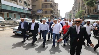 صور وفيديو.. محافظ القاهرة يتفقد تطوير شارع روض الفرج وكوبري الصنايع