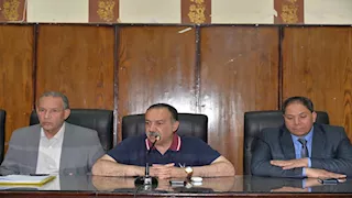 محافظ أسيوط يبحث الاستعدادات النهائية لامتحانات نهاية العام ويشدد على مكافحة الغش - صور