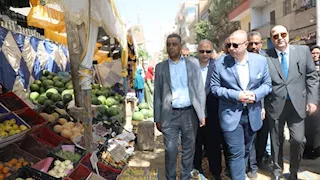 محافظ بني سويف يفتتح معرض "أضحى مبارك" بمدينة ناصر 