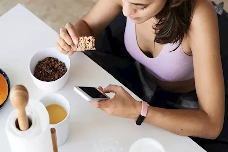 البروتين مع القهوة كل صباح.. كيف يؤثر على جسمك؟