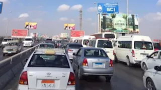 تكدس مروري أعلى المحور بسبب حادث ميكروباص والحصيلة 11 مصابا