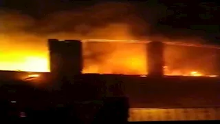نفوق 10 آلاف دجاجة.. 7 سيارات إطفاء للسيطرة على حريق بمزرعة دواجن بالفيوم- صور 