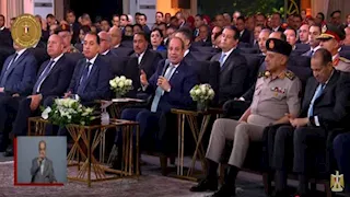 السيسي للمستثمرين والوزراء: "عايزين نحط إيدينا في إيد بعض"