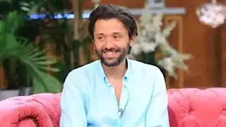 كريم محمود عبدالعزيز يروج لمسلسله الجديد "مملكة الحرير" وشقيقه يعلق