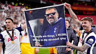 "سائق بوشكاش ووفاة والده".. حكاية أنجي بوستيكوجلو مدرب توتنهام