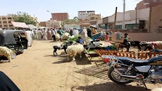 الإفتاء توضح كيفية توزع الأُضْحِيَّة.. وهل الأحشاء والرأس توزع؟