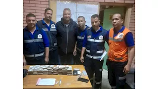 طاقم إسعاف بالإسماعيلية يسلم أمانات مصابين بربع مليون جنيه